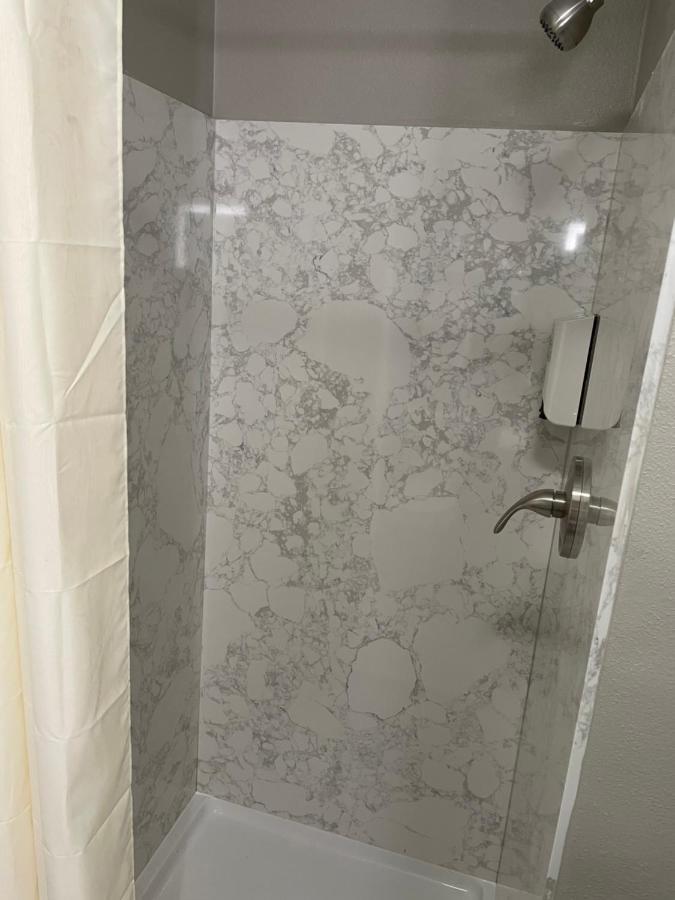 Villa Court Inn אורוויל מראה חיצוני תמונה